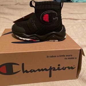 Black/scarlet/multi CHAMPION Sneakers for Toddler size 4